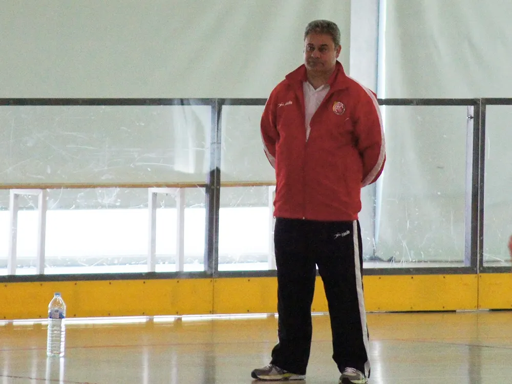 Manel Cintas té la doble tasca de president del club i entrenador del femení / Arxiu