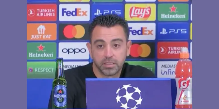 Xavi explota contra l’arbitratge: “estic indignat”