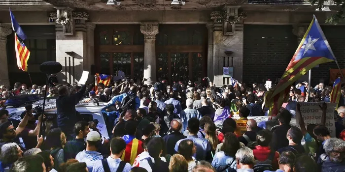 L'ANC d'Arenys anima els veïns i veïnes de la vila a sortir avui al carrer