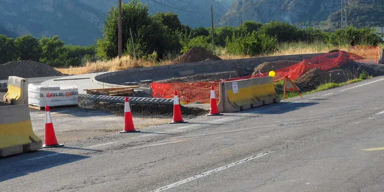 La nova rotonda de la C-14 a Oliana comença a prendre forma