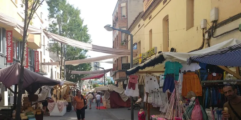 El Mercat de Festa Major, instal.lat a l'illa de vianants fins diumenge