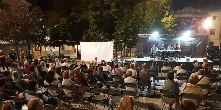 Unes 200 persones commemoren l’1 d’octubre a Rubí
