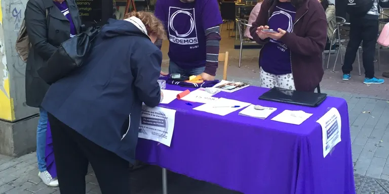 Podem Rubí recull signatures per a concórrer a les eleccions estatals
