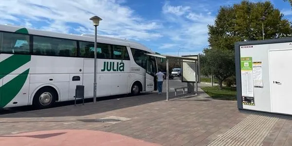 Veïns d'Altafulla exigeixen una nova parada d'autobús durant les obres del túnel de Roda de Berà