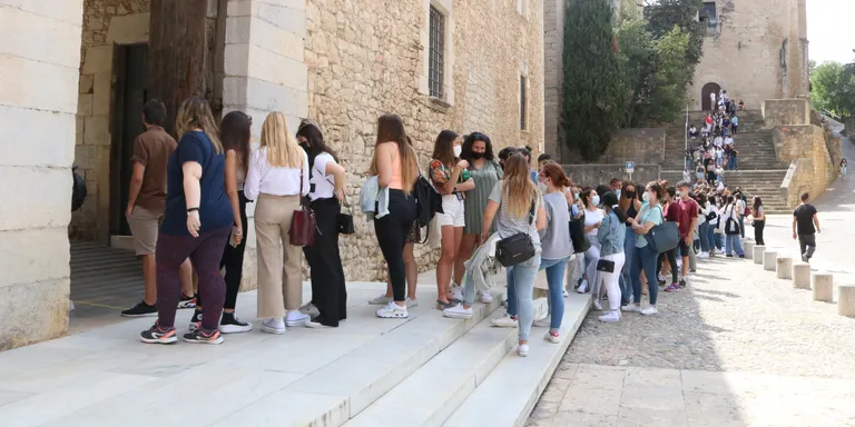 La UdG revisa els expedients d'alumnes sense una tercera llengua matriculats abans de publicar aquest requisit