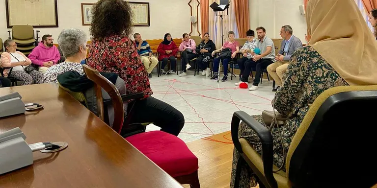 Se celebra una reunió informativa amb les comunitats de propietaris del grup Centcelles