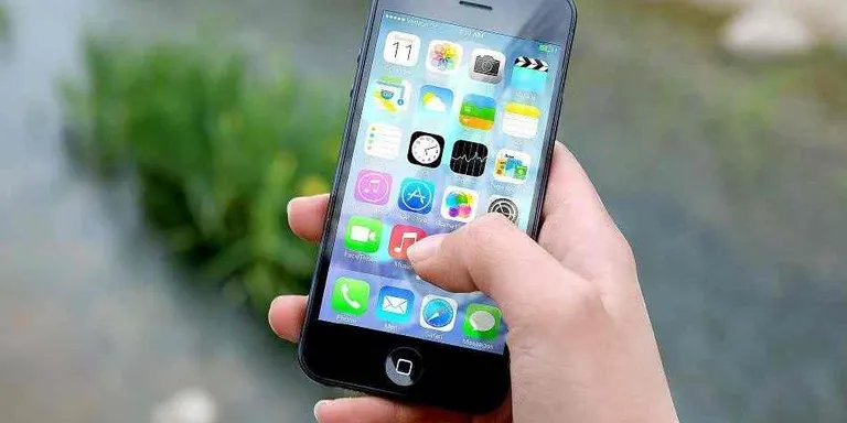 Taller per aprendre a treure profit del telèfon mòbil al Centre Cívic