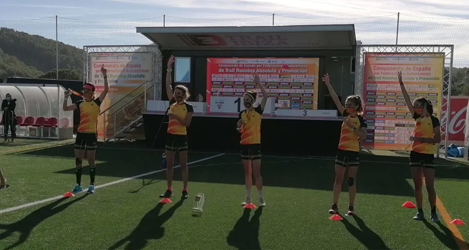 La Selecció Catalana de Trail ha hagut de canviar l’avió pel ferri per arribar a temps al Campionat d’Espanya