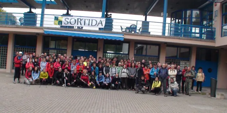 Unes 120 persones prenen part en la 2a Caminada popular de Sant Martí