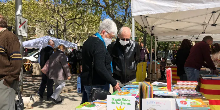 Diumenge, la diada de Sant Jordi comptarà amb una vintena de parades de llibres i roses pels carrers de Solsona: una xifra molt similar a la d'abans de la pandèmia