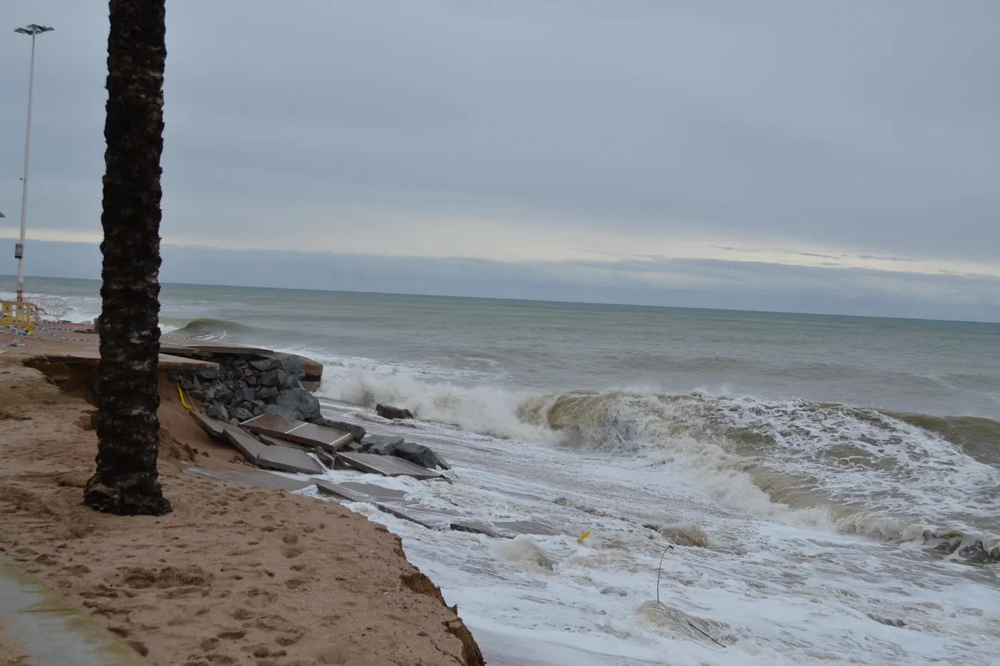 L'Estat estudia dragar sorra del port d'Arenys per abocar-la a la Platja de Pineda i Malgrat
