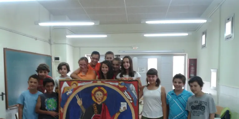 Els alumnes de l'Escola Arnau Mir estudien el baldaquí de Sant Martí de Tost