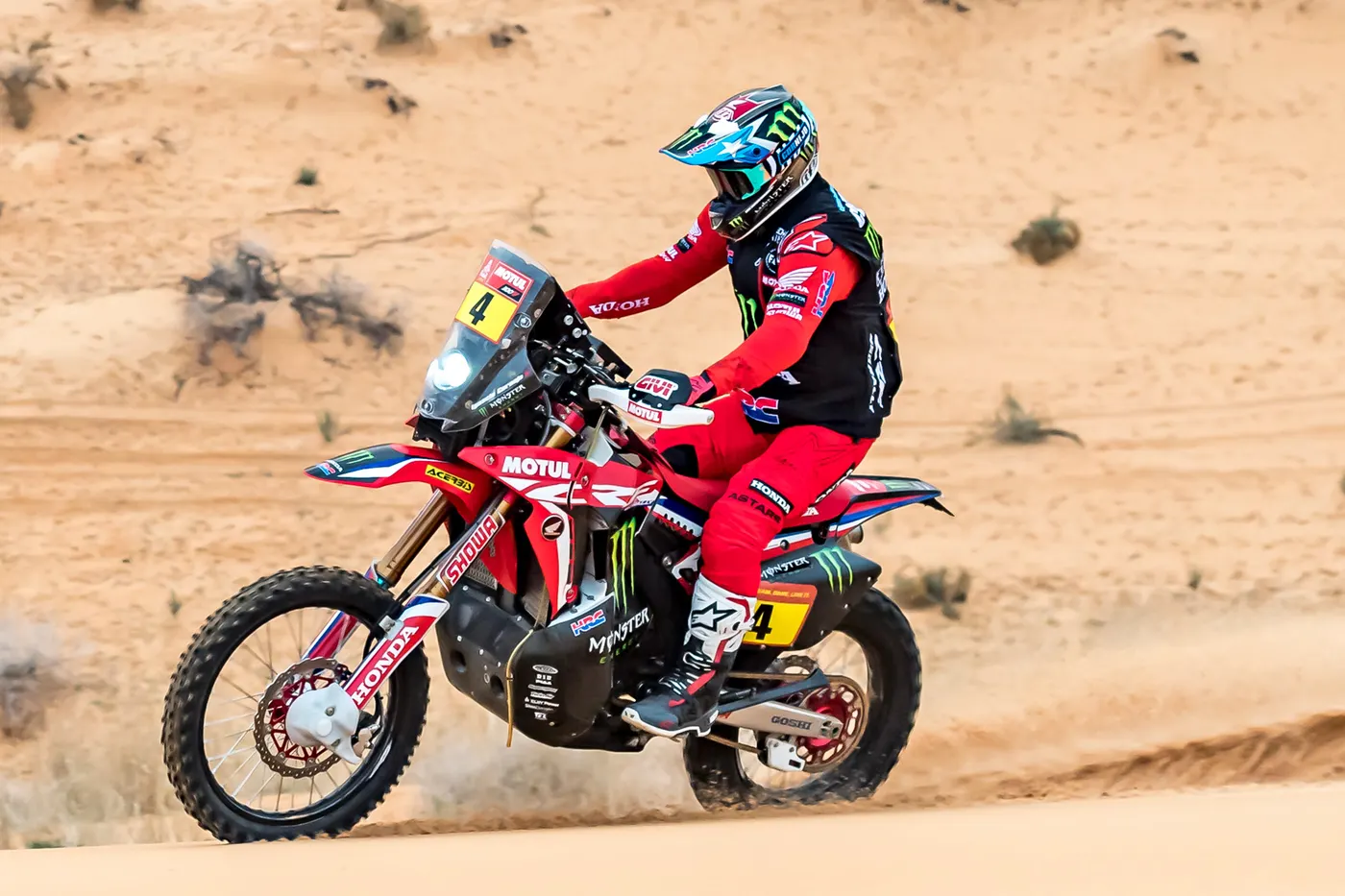 Dakar 2021: Cornejo guanya en motos i Sainz retalla distàncies