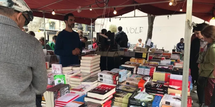 Molta varietat en la venda de llibres a Arenys