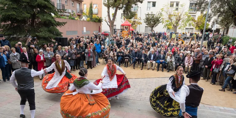 Inaugurada la nova plaça Villa de Siles al barri del Bugarai