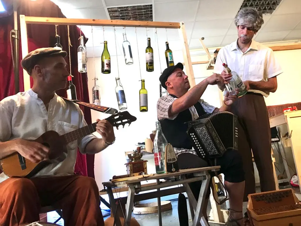 La companyia cambrilenca Matito representarà l’espectacle “Quan el sol se’n va a la posta” al Parc del Pinaret