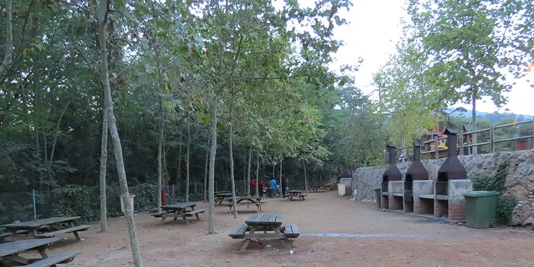 El servei de bar del Parc de Can Rius es troba en un procés de licitació. Es poden presentar sol·licituds fins el 13 de maig per aconseguir-ne l'explotació durant 4 anys