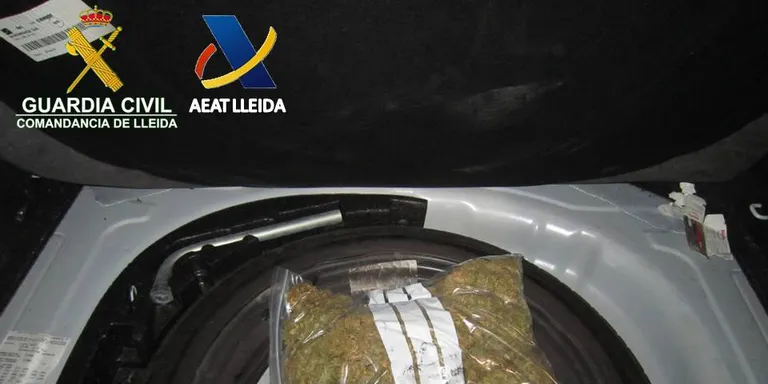 Un detingut a la Farga de Moles en ser sorprès amb 315 grams de marihuana