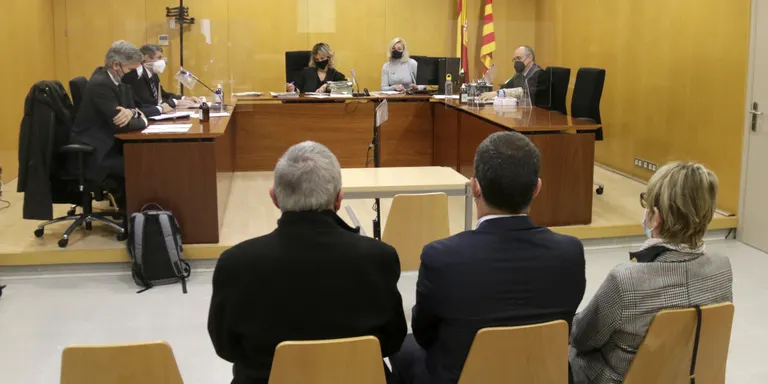 El judici contra els acusats de Pineda de coaccions a un hoteler l'1-O es trasllada a l'Audiència de Barcelona