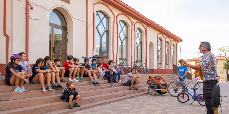 Bicicletes, contes i música protagonitzen un recorregut per places i carrers de Constantí