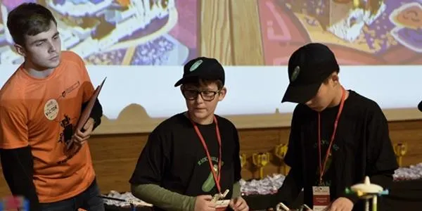 Uns 350 alumnes del Camp de Tarragona participen a la 13a First Lego League