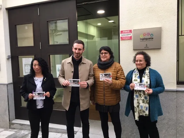 L'Ajuntament presenta la nova guia de serveis de Caldes