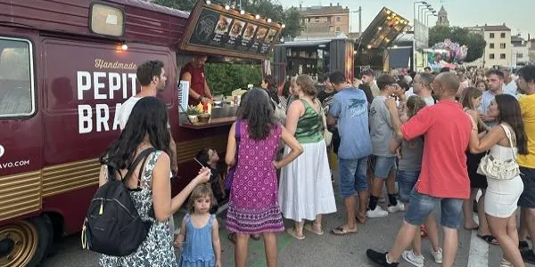 El Festival FoodTruck de Torredembarra celebra la seva cinquena edició aquest cap de setmana