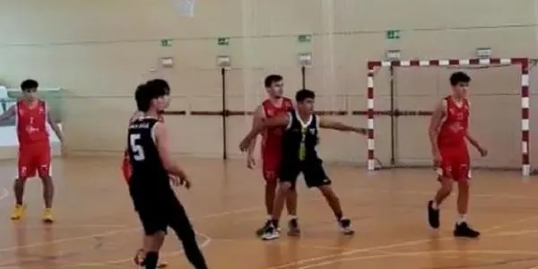 El CB Altafulla i el Bàsquet Teresianes s’enfronten en un duel directe amb el lideratge en joc