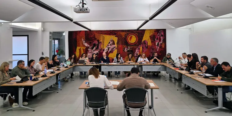 El ple aprova un pressupost de 42,12 milions d’euros per al 2027, un 5,72% més