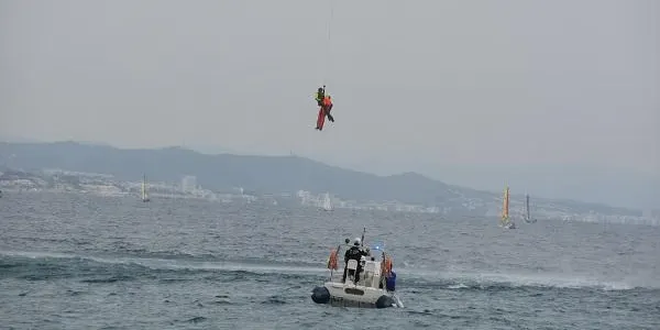 Exercici de salvament marítim a la platja de la Paella de Torredembarra