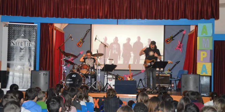 L'escola Albert Vives acull l'activitat 'Lax'n'rock a les aules'