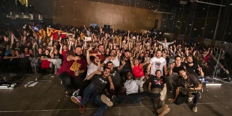 L'Ajuntament medita si celebrar el concert d'FM a peu dret