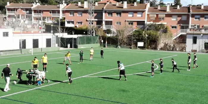 Un grup de nens del Club Rugbi Arenys formen part del nou equip ‘Barbarians’