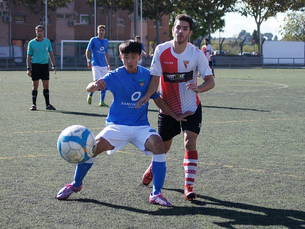 Mario torna amb el Lleida, imatge aquesta que es va prendre en l'anada a la capital del Segre