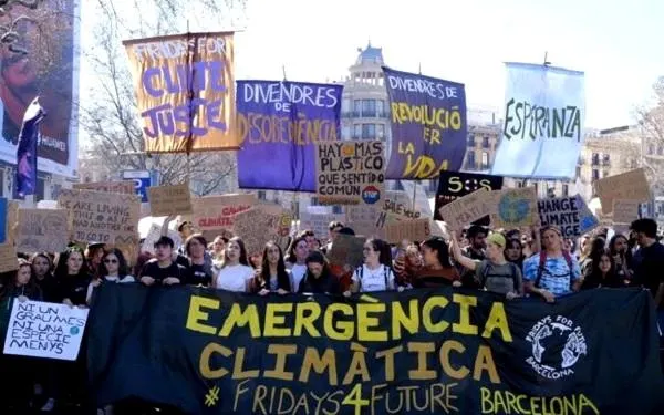Seguiment desigual de la vaga d’estudiants pel canvi climàtic a l’Institut d’Altafulla