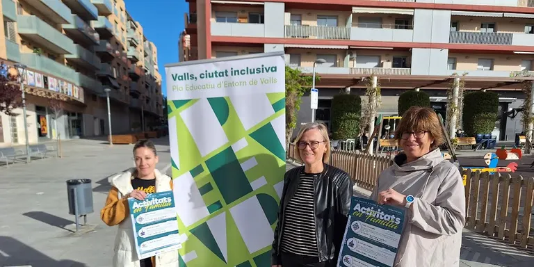 Valls presenta les activitats en família de primavera del Pla Educatiu d’Entorn