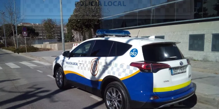 La Policia de Cambrils deté una persona que pretenia robar un ciclomotor al carrer Colom