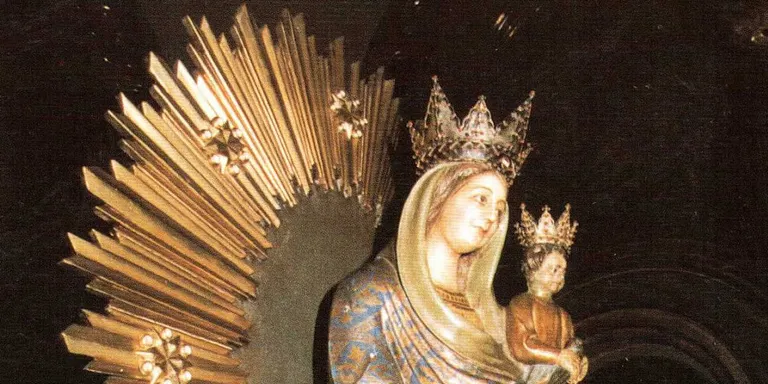 La Moixiganga i l’ofici religiós marquen la festivitat de la Candela