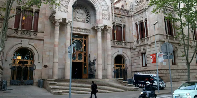 L'Audiència de Barcelona jutja un extreballador i un treballador de Ràdio Arenys per suposades factures irregulars