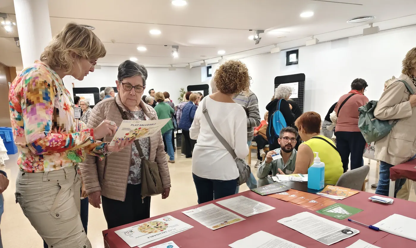 Una setantena de persones grans participen en el primer circuit de salut organitzat a Olesa