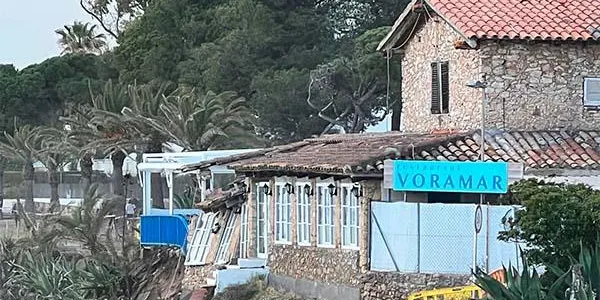 S'esfondra part del restaurant Voramar Cal Vitali d'Altafulla a causa del temporal