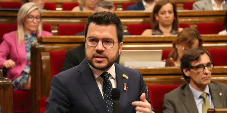 Aragonès assegura que l’impost sobre grans vaixells s’aprovarà aquest juliol