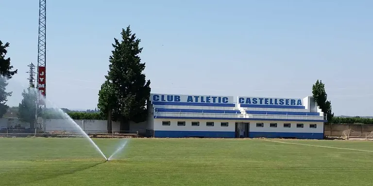 Castellserà instal·la reg soterrat al camp de futbol