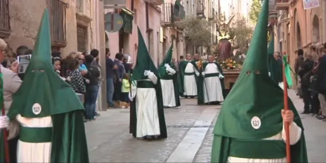 L'arribada de la Flama del Canigó dóna el tret de sortida a l'estiu