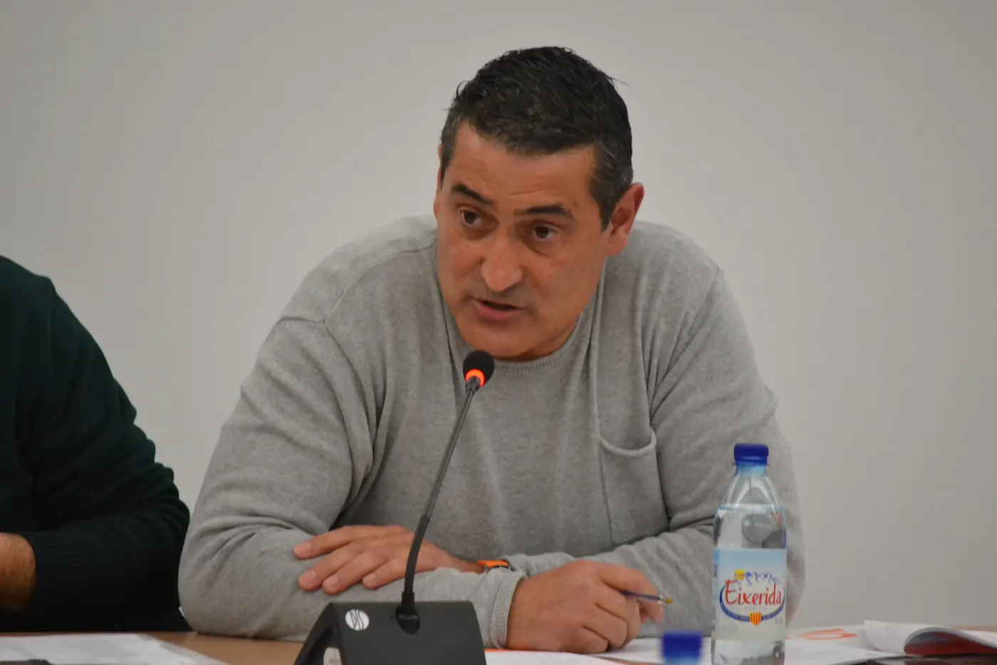 C's alerta que els camions de gran tonatge "trepitgen" la vorera al C/Moragas i Barret