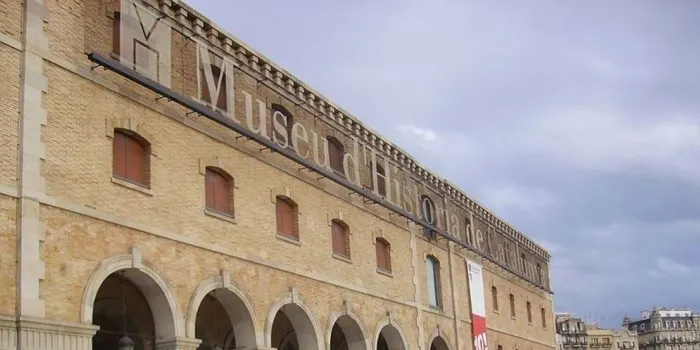 El Museu de la Punta cedeix un mocador de núvia a l’exposició 'T’estimo. Una història d’amor i matrimoni' a Barcelona