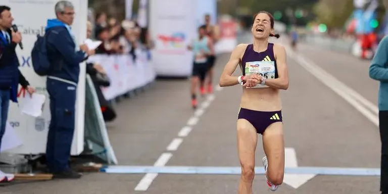 Marta Galimany bat el rècord de Catalunya de Mitja Marató