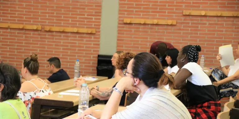 Prop de 9.600 persones a examen en la segona jornada d'oposicions per ser funcionari de la Generalitat
