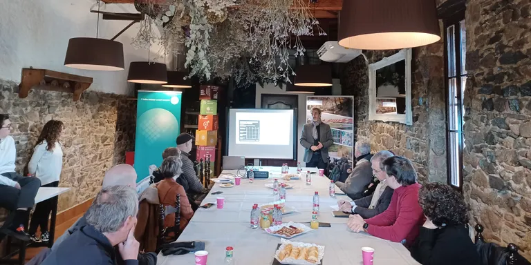 La majoria dels allotjaments del Vallès Oriental comuniquen les seves iniciatives sostenibles per canals en línia