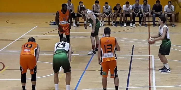 El primer equip de l’Arenys Bàsquet guanya davant el Boet Mataró